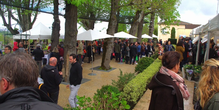 Affluence au marché des Chefs du Saint-James à Bouliac