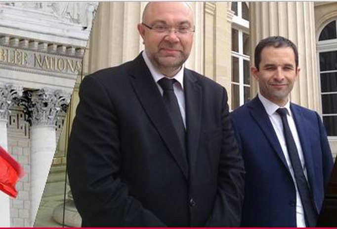 Stéphane Travert en compagnie de Benoît Hamon sur son site de député de la Manche. C'était avant! (ph capture d'écran)