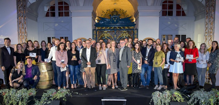 Photo souvenir au terme de la soirée (ph CCIB) Photo souvenir au terme de la soirée (ph CCIB)