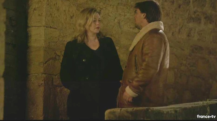 Cécile Bois et Thierry Godard dans le  Sarlat médiéval (Capture d'écran)