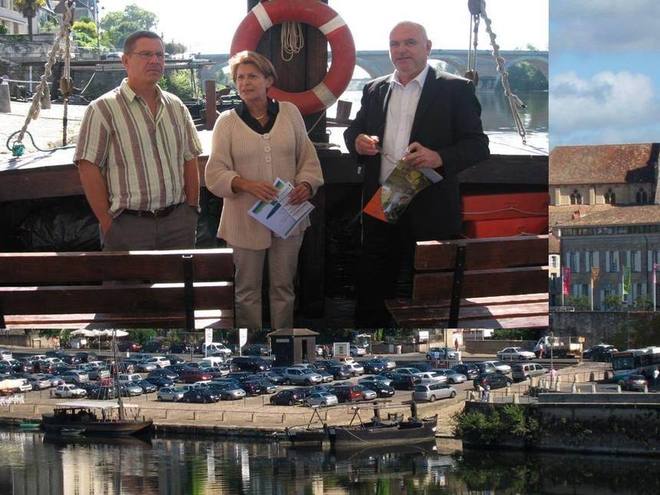 Sur la Dordogne. De g à droite :G. Pustelnik, M-C Raguy, et S.Fourcaud (Ph.R Delon)