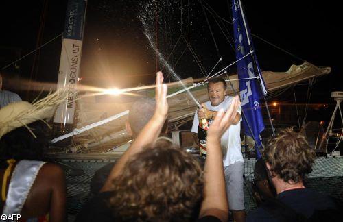 Alain Rousset  salue  la performance  de Lalou Roucayrol  dans la Route du Rhum