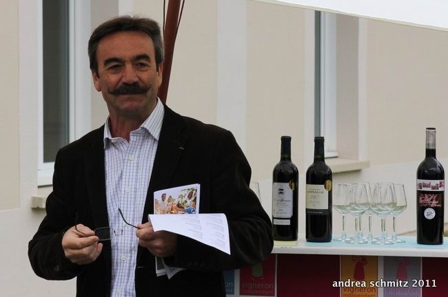 La présentation de l'évènement par le président Dartiguelongue, à Artigues (ph Andréa Schmitz) La présentation de l'évènement par le président Dartiguelongue, à Artigues (ph Andréa Schmitz)