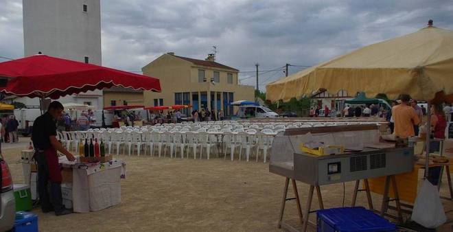 Marché de producteurs de pays à Captieux (Gironde) (Ph Paysud) Marché de producteurs de pays à Captieux (Gironde) (Ph Paysud)
