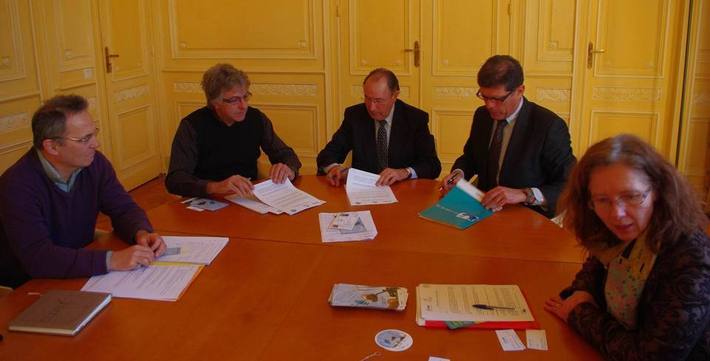 La signature de la convention (Ph Paysud)