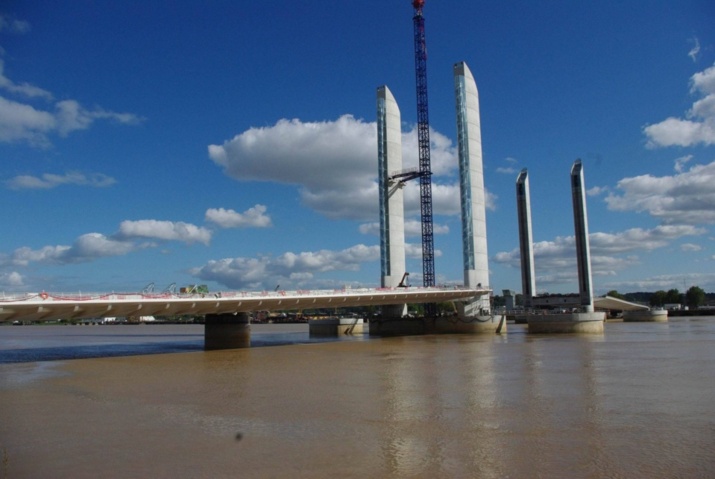 Le pont en fin de cnstruction (Ph Paysud) Le pont en fin de cnstruction (Ph Paysud)