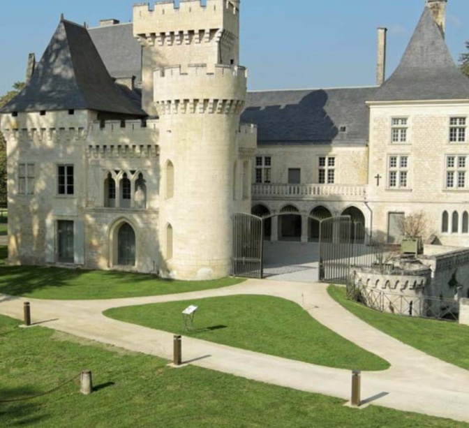 Le château de Campagne (ph CD Dordogne) Le château de Campagne (ph CD Dordogne)
