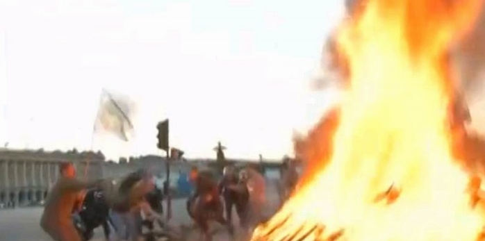 Chaude manif Place de la Concorde (ph copie écran France Tv info)
