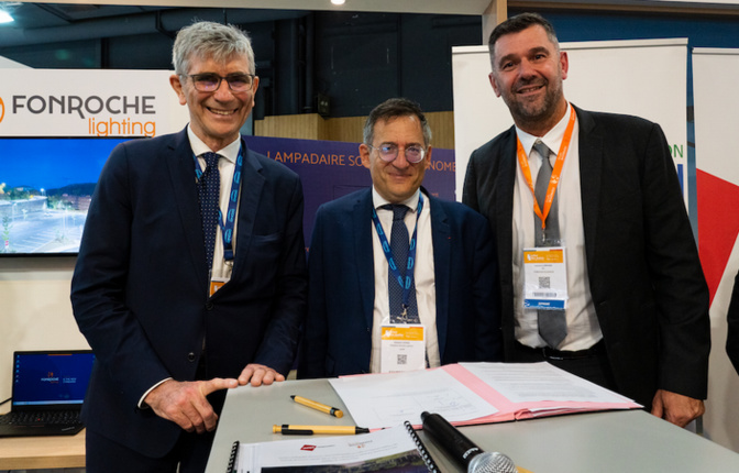 Signature de la convention (ph DR) Signature de la convention (ph DR)