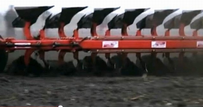 En marge des Terres de Jim:le lent sillon de la charrue à travers les âges En marge des Terres de Jim:le lent sillon de la charrue à travers les âges