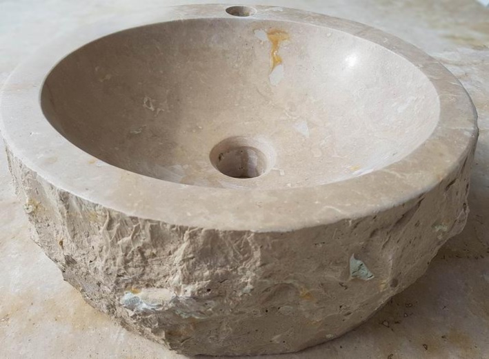 Vasque en pierre de Vianne (DR) Vasque en pierre de Vianne (DR)