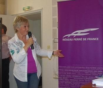 Simone la voix de la SNCF en gare de Bordeaux ce vendredi pour un lâcher de polars