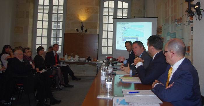 Présentation du 18e Vinexpo au Club de la Presse de Bordeaux (Ph Paysud) Présentation du 18e Vinexpo au Club de la Presse de Bordeaux (Ph Paysud)