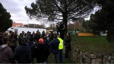 Les agriculteurs à Pineuil (ph FDSEA)