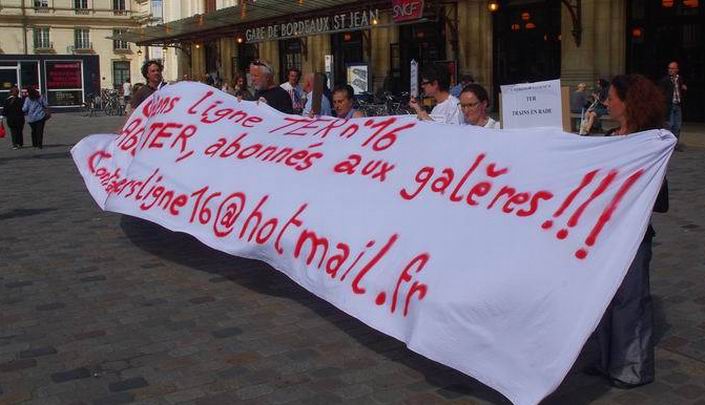 Manifesation d'usagers de TER en mai 2015