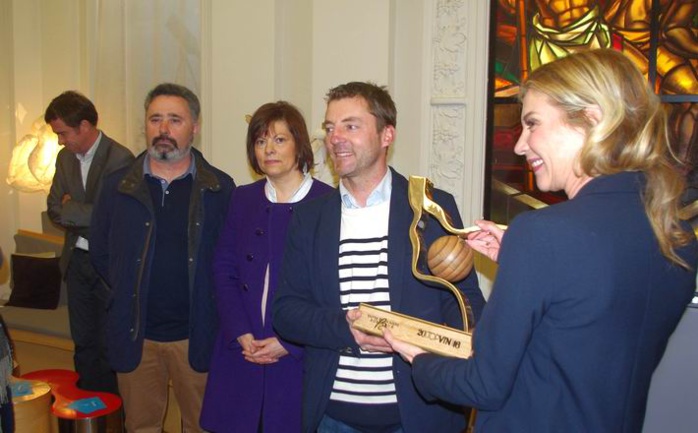 Le sacre de Fleur de Ninon (Ph Paysud) Le sacre de Fleur de Ninon (Ph Paysud)