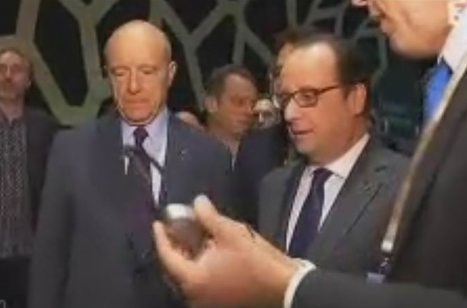 François Hollande inaugure la Cité du Vin entourée d'un no mans land