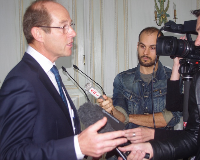 Allan Sichel répondant à la presse (ph Paysud)