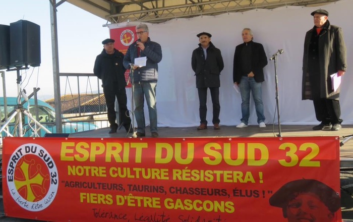L'intervention de HB Cartier;A droite André Daguin (ph P. Buffo)