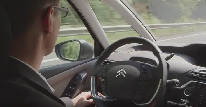 La voiture autonome de PSA (copie d'écran vidéo You Tube)