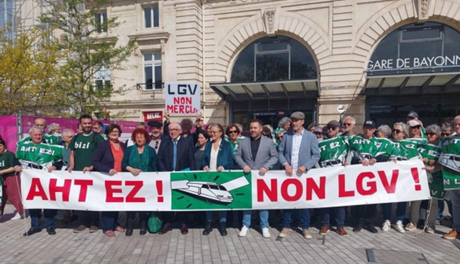 Le CADE  (Collectif des Associations de Défense de l'Environnement Pays Basque Sud des Landes était mobilisé (ph DR)