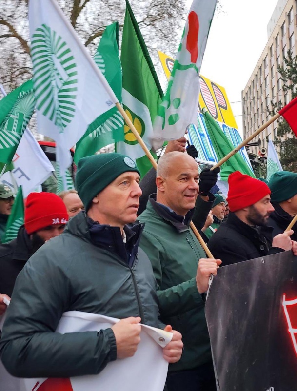 A  Strasbourg (ph page FB FNSEA)