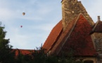 Cinq ballons dans le ciel du Périgord Noir