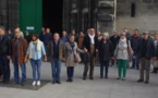 L'hommage aux victimes des attentats: la minute du Village Saint-Michel à Bordeaux