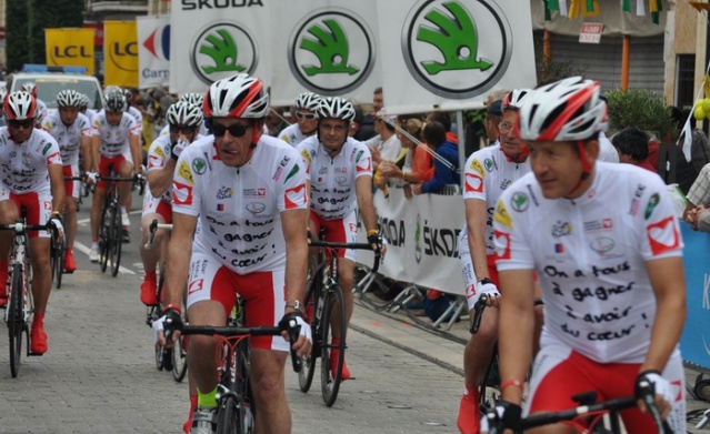 Dany Boom aide la chirurgie cardiaque Dany Boom aide la chirurgie cardiaque